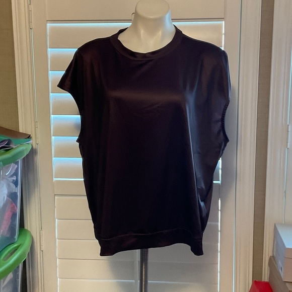 SHEIN Glossy Black Muscle Tee - Picture 1 of 7